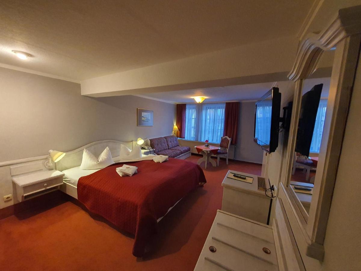 Hotel Zur Goldenen Sonne Кведлінбург Екстер'єр фото