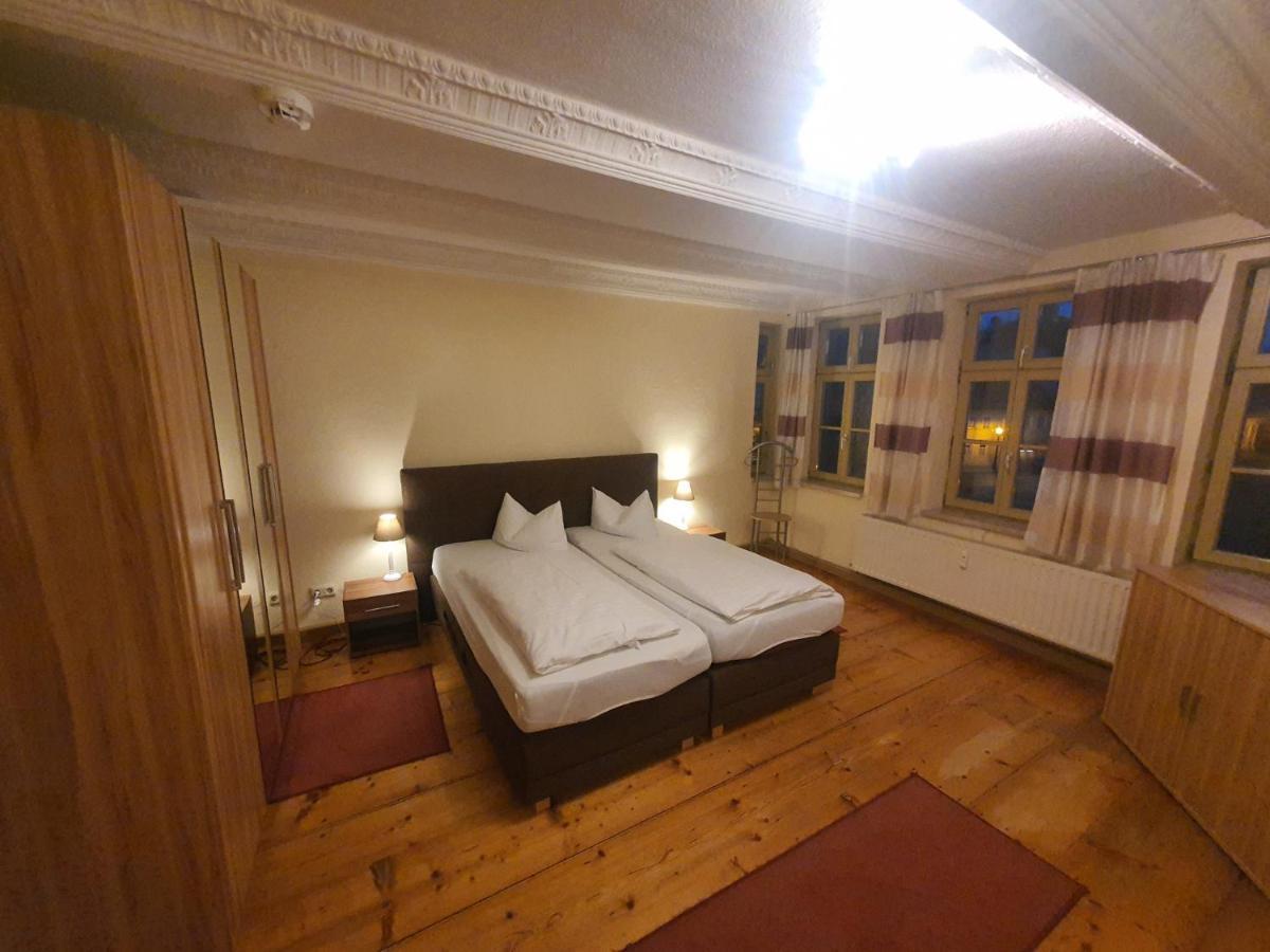 Hotel Zur Goldenen Sonne Кведлінбург Екстер'єр фото