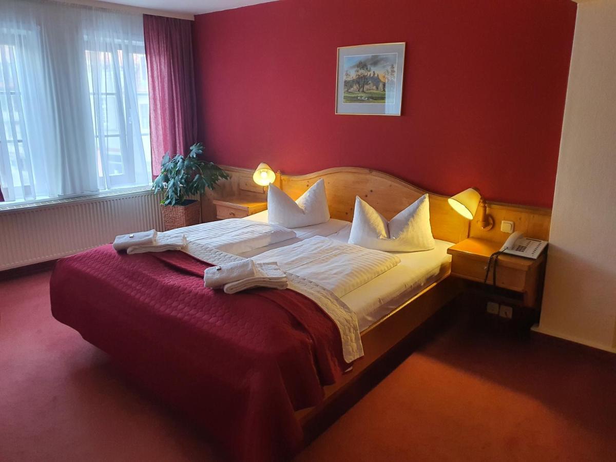 Hotel Zur Goldenen Sonne Кведлінбург Екстер'єр фото